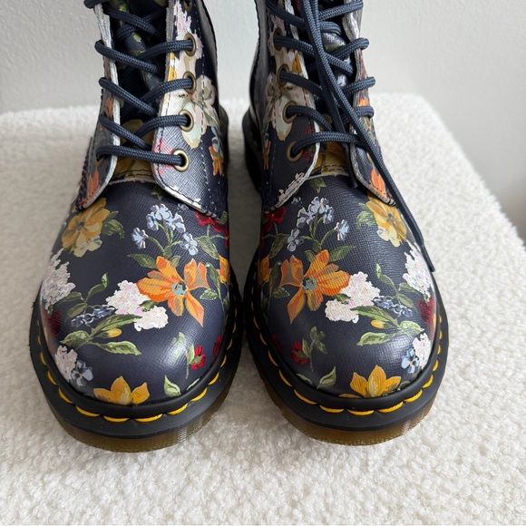 NEW Dr. Martens 1B99 Darcy Floral Navy Size 8 - Picture 5 of 9
